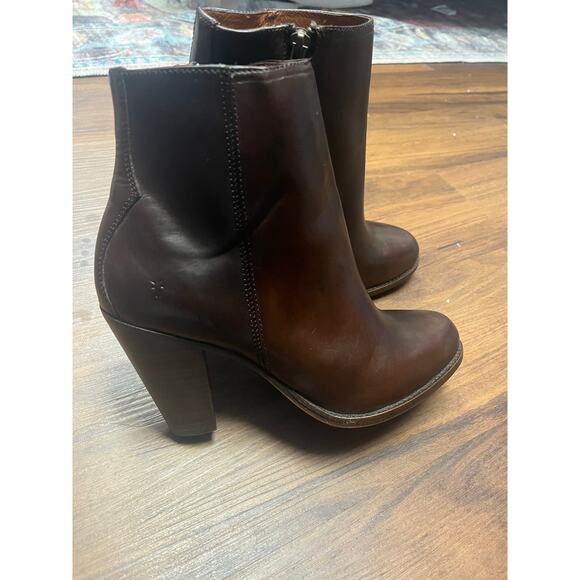 Frye Womens 7.5 Leather Dark Brown Ankle Boot Bootie Western 3475388-DBN - Picture 3 of 11